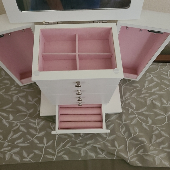 Sold!! - Picture 5 of 8